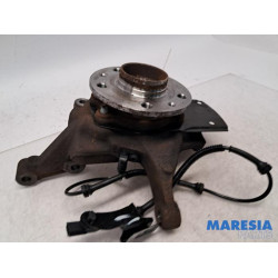 Renault - Trafic - Achsschenkel rechts vorne