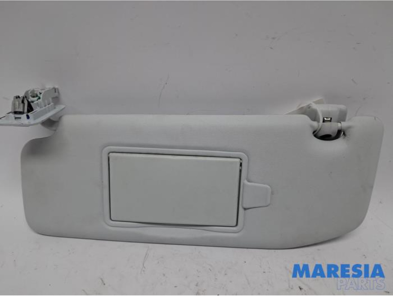 Peugeot - 208 - Sonnenblende