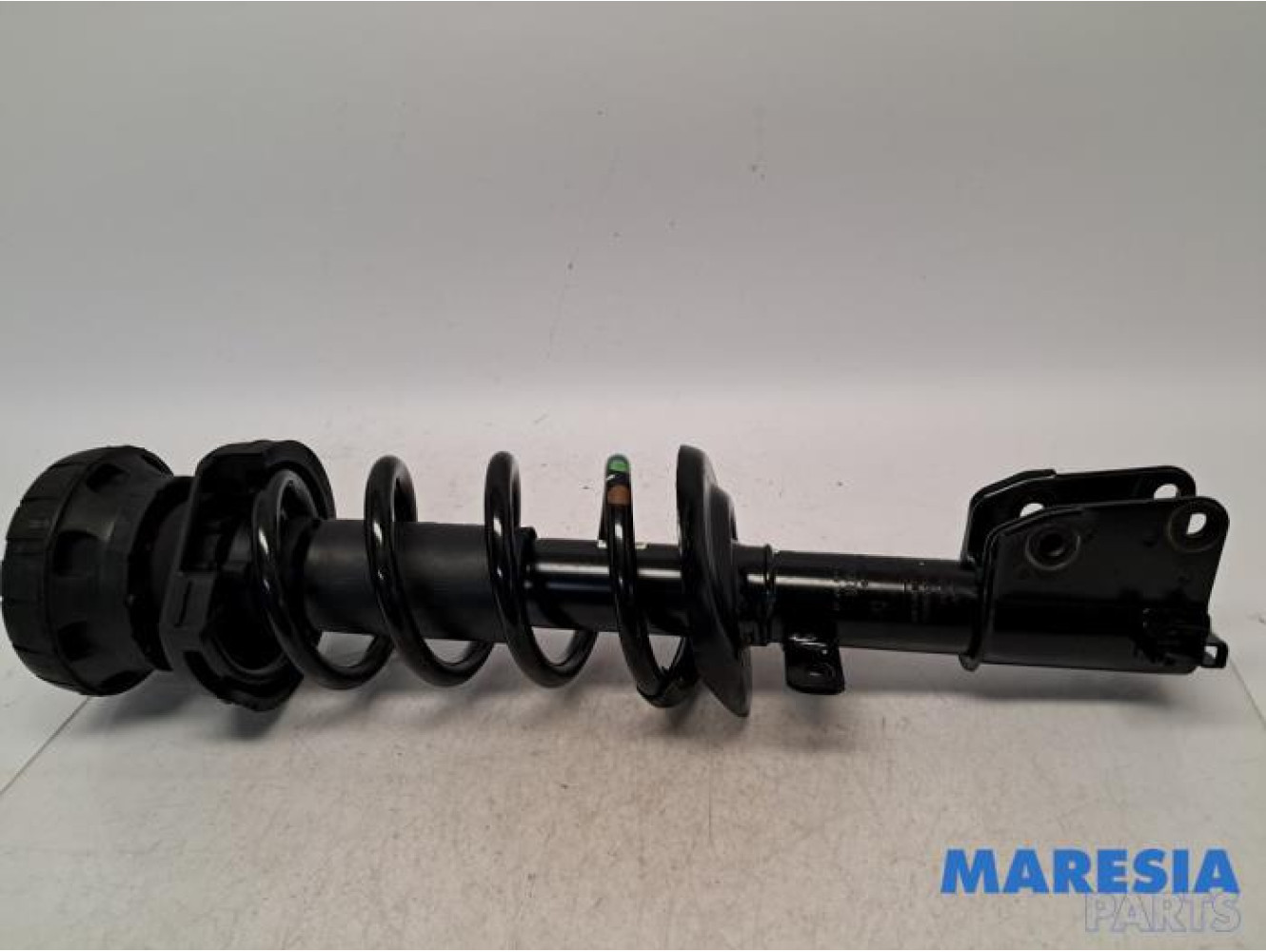 Renault - Trafic - Stoßdämpferstrebe rechts vorne