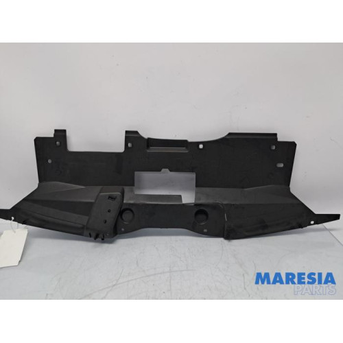 Renault - Trafic - Frontpaneel