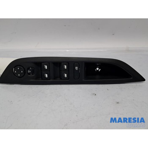 Peugeot - 208 - Multi-functional window switch