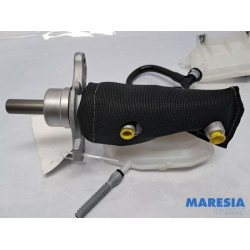 Renault - Trafic - Hoofdremcilinder