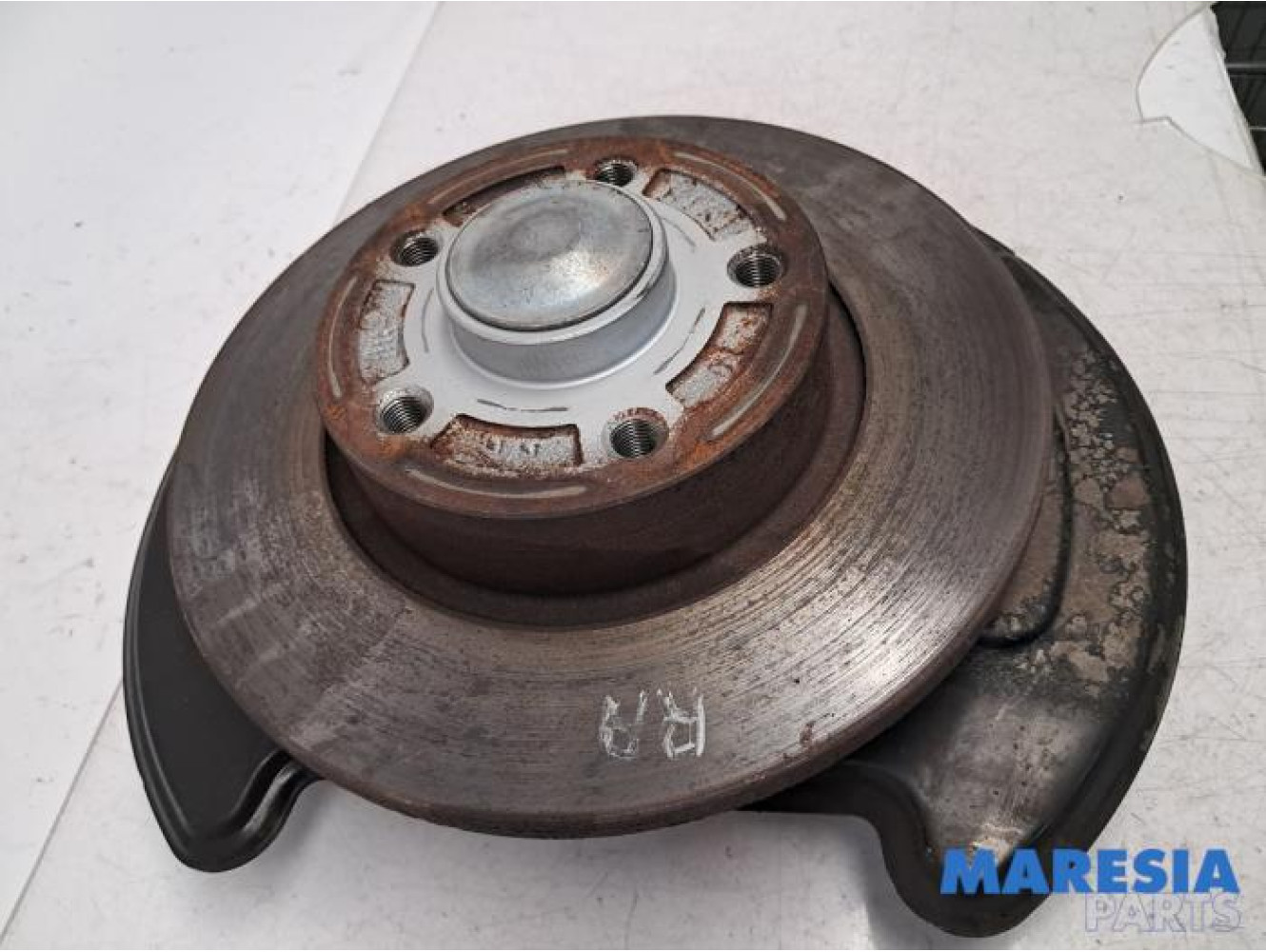 Renault - Trafic - Knuckle, rear right