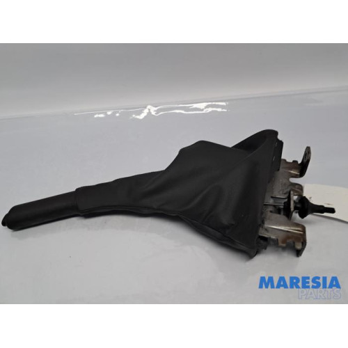 Renault - Trafic - Parking brake lever