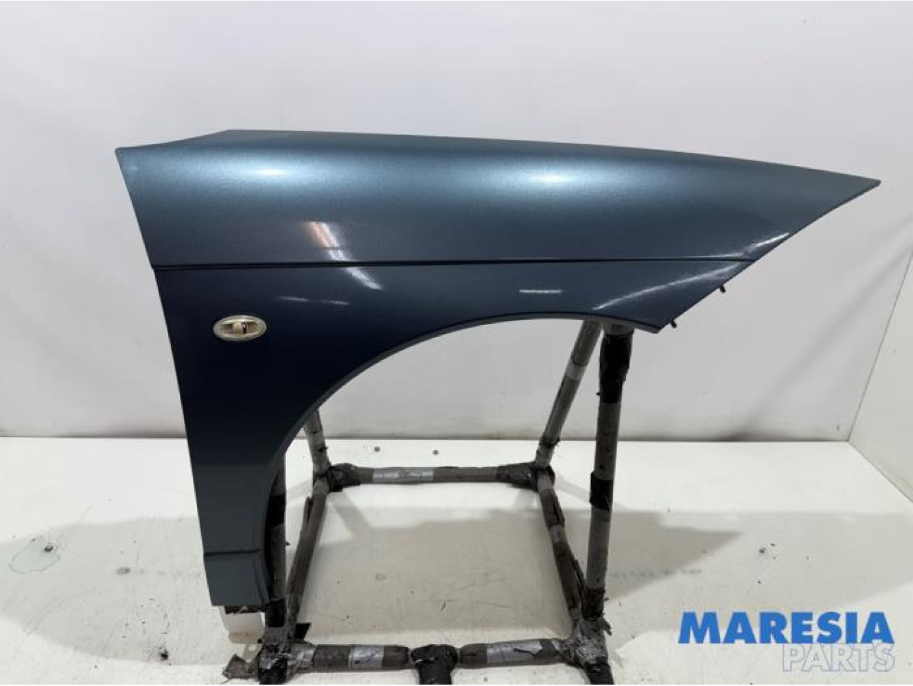 Citroen - C6 - Front wing, right