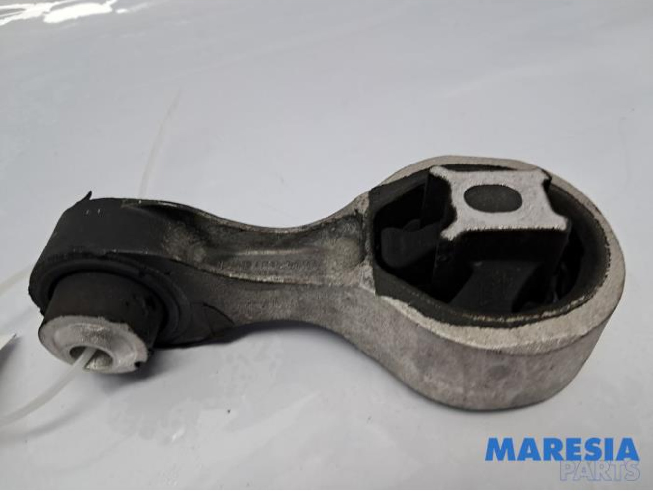 Renault - Trafic - Engine mount