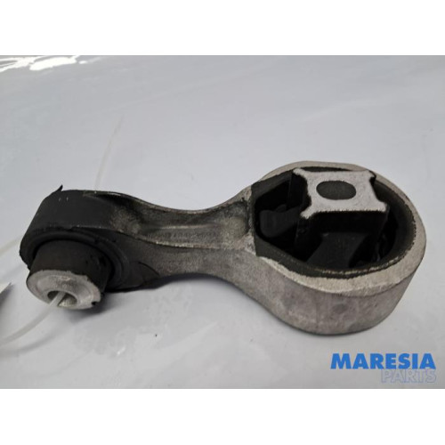 Renault - Trafic - Engine mount