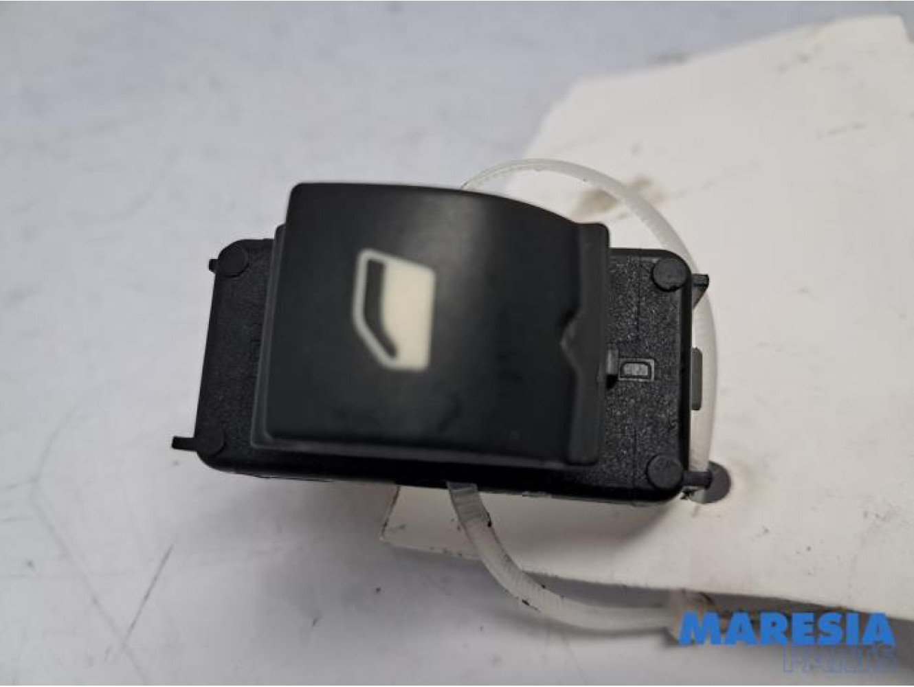 Peugeot - 208 - Commutateur vitre électrique