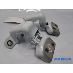 Renault - Trafic - Front door hinge, left