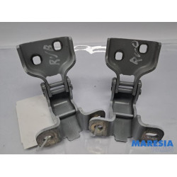 Renault - Trafic - Front door hinge, right