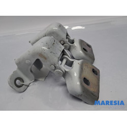 Renault - Trafic - Front door hinge, right