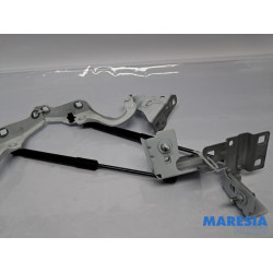 Renault - Trafic - Bonnet Hinge
