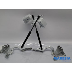 Renault - Trafic - Bonnet Hinge