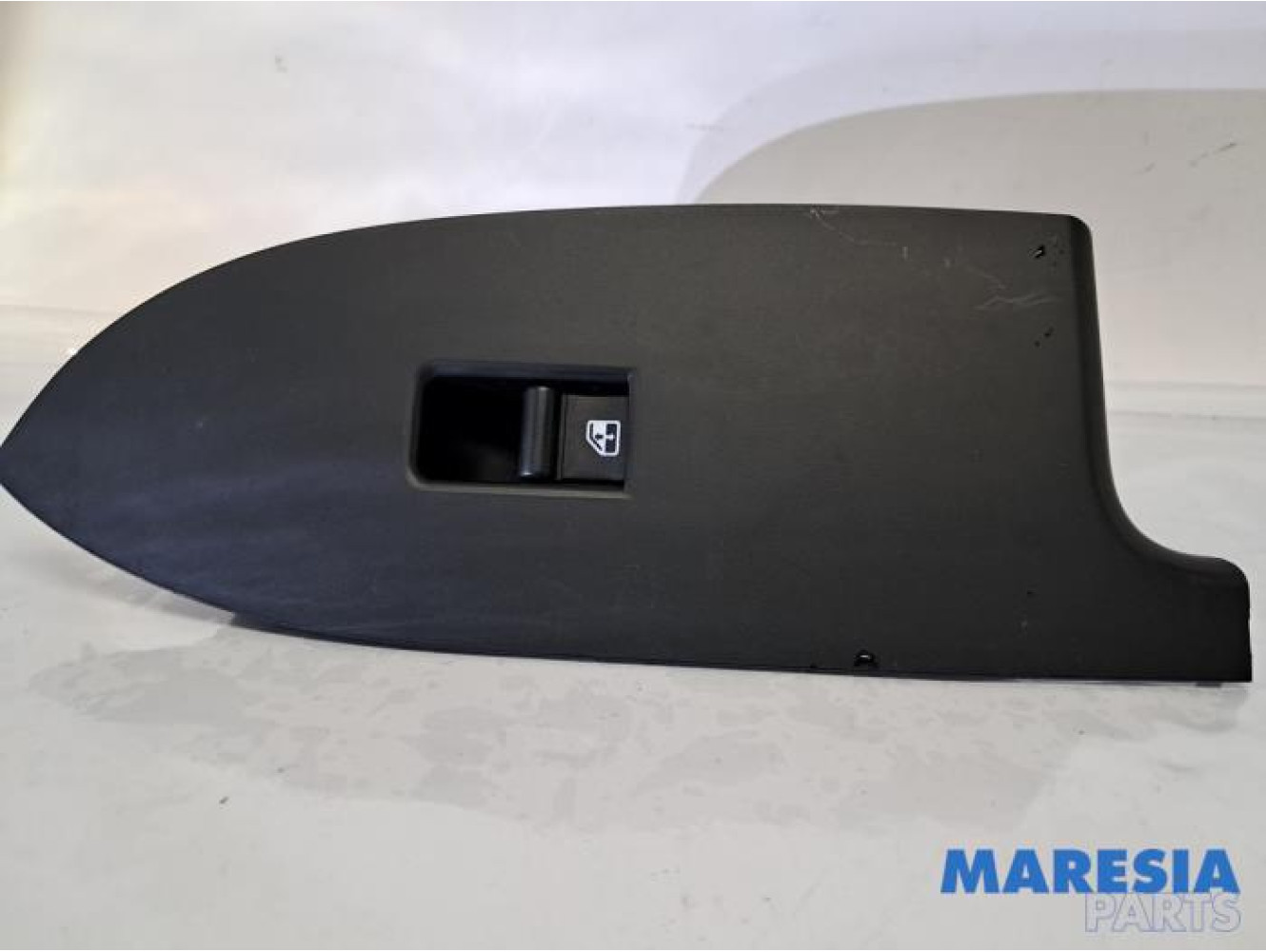 Alfa Romeo - Giulietta - Commutateur vitre électrique