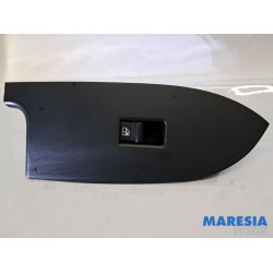 Alfa Romeo - Giulietta - Commutateur vitre électrique