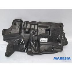 Renault - Trafic - Engine cover