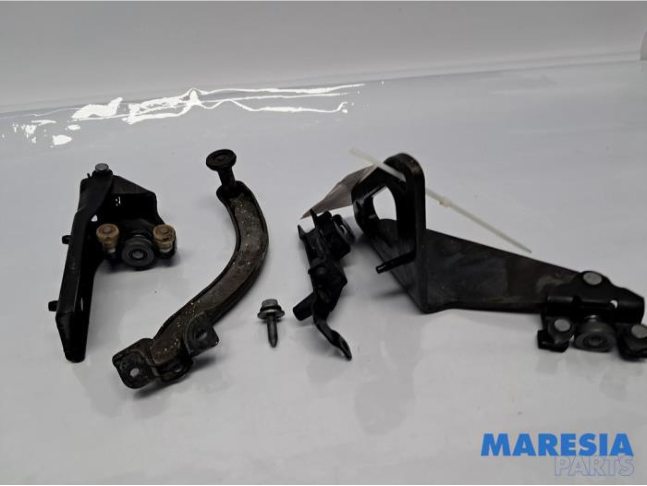 Renault - Trafic - Schuifdeurrol rechts