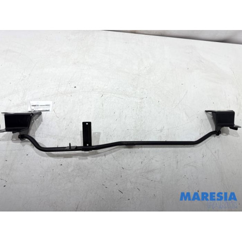 Renault - Trafic - Radiator bar