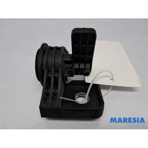 Renault - Trafic - Support (miscellaneous)