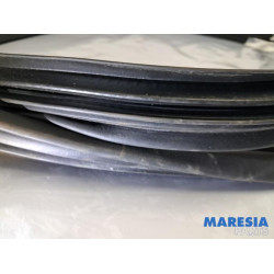 Renault - Trafic - Portierrubber 2Deurs rechts