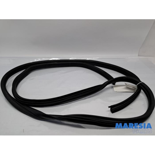 Renault - Trafic - Joint caoutchouc portière 2portes droite