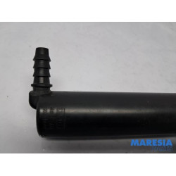 Alfa Romeo - Giulietta - Headlight washer