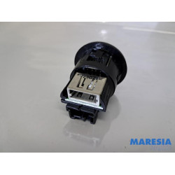 Peugeot - 208 - AUX / USB-Anschluss
