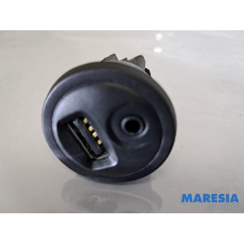 Peugeot - 208 - AUX / USB-Anschluss