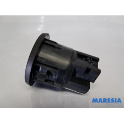 Peugeot - 208 - AUX / USB-Anschluss