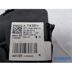 Peugeot - 208 - Gaspedaal