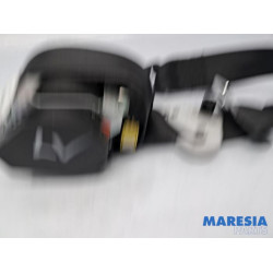 Peugeot - 208 - Front seatbelt, left