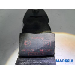 Peugeot - 208 - Front seatbelt, left
