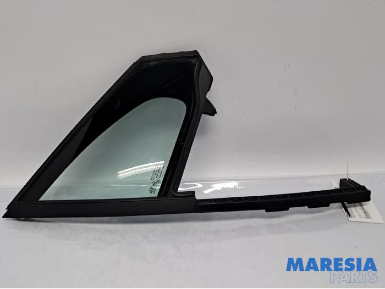 Peugeot - 208 - Quarter light, front right