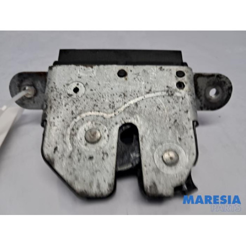 Alfa Romeo - Giulietta - Tailgate lock mechanism