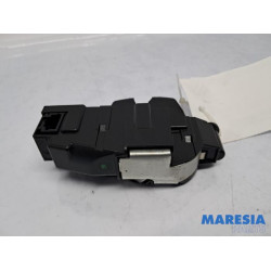 Peugeot - Partner - Tailgate lock mechanism