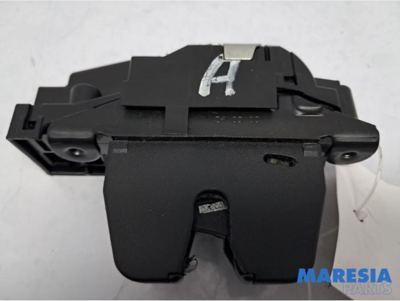 Peugeot - Partner - Tailgate lock mechanism