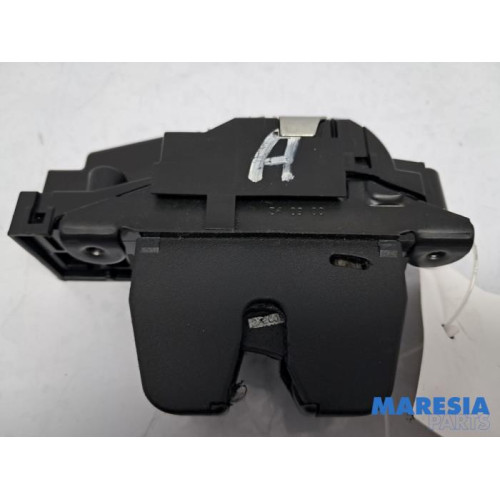 Peugeot - Partner - Tailgate lock mechanism