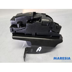 Peugeot - Partner - Tailgate lock mechanism