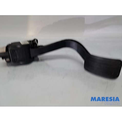 Peugeot - Partner - Gaspedaal