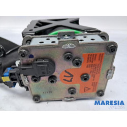 Peugeot - Partner - Front seatbelt, left