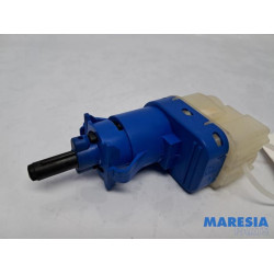 Alfa Romeo - Giulietta - Brake light switch