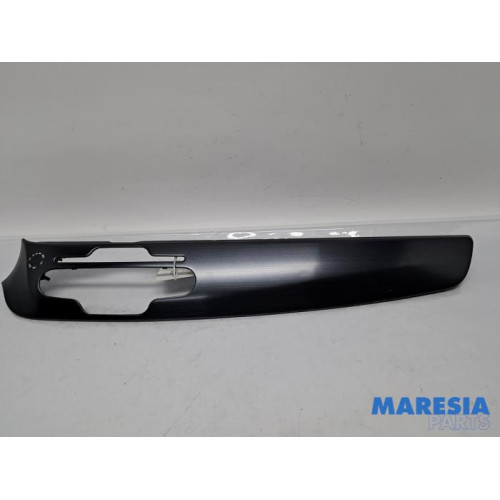 Alfa Romeo - Giulietta - Dashboard decoration strip