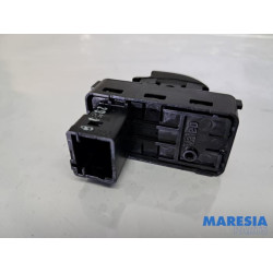 Peugeot - Partner - Electric window switch