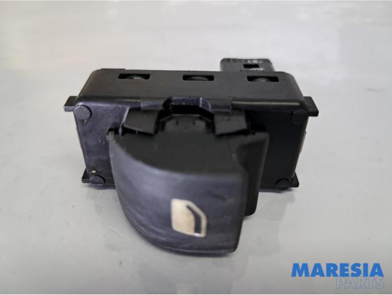 Peugeot - Partner - Electric window switch