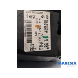 Renault - Trafic - Headlight, right