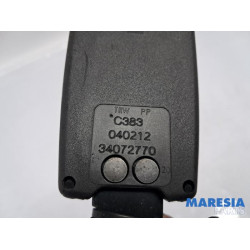 Alfa Romeo - Giulietta - Insertion ceinture de sécurité arrière droite