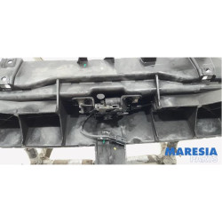 Renault - Trafic - Front panel