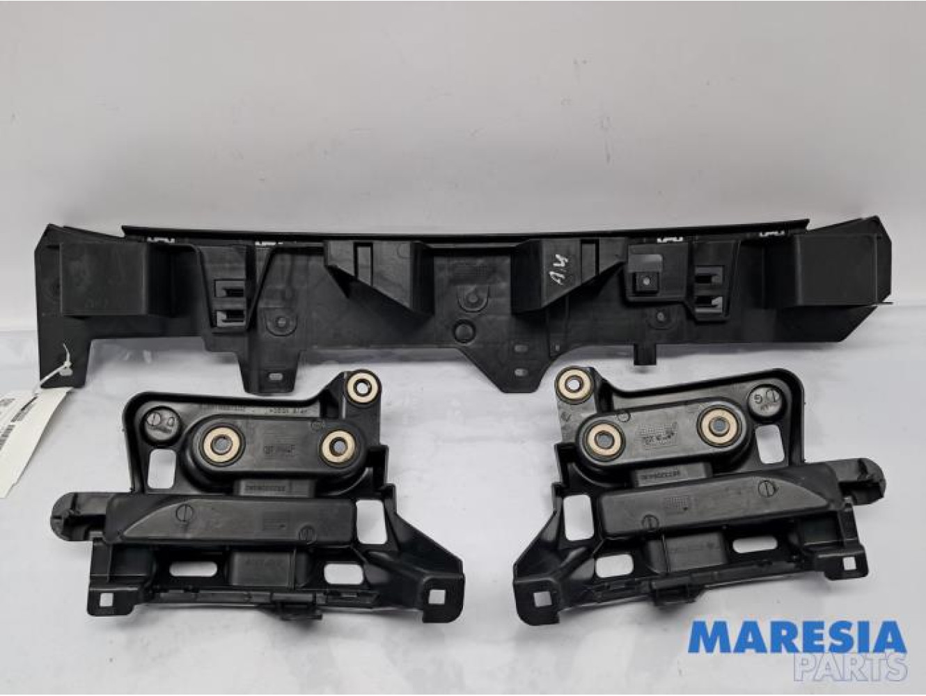 Peugeot - 208 - Rear bumper bracket central