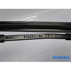 Peugeot - 208 - Front wiper arm