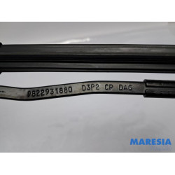 Peugeot - 208 - Front wiper arm